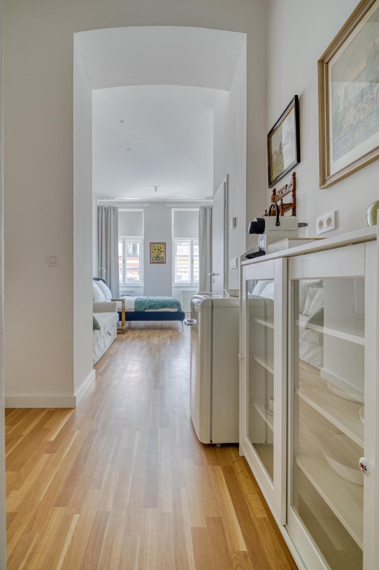 J3 Apartment